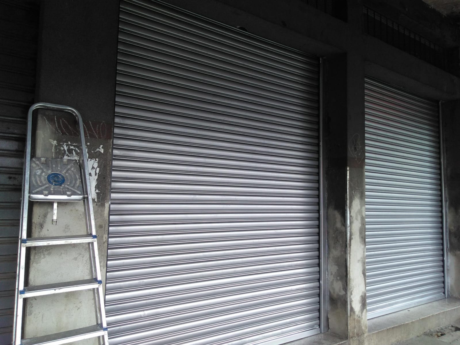 Porta de aço comercial atendida pela Liderança Portas de Aço